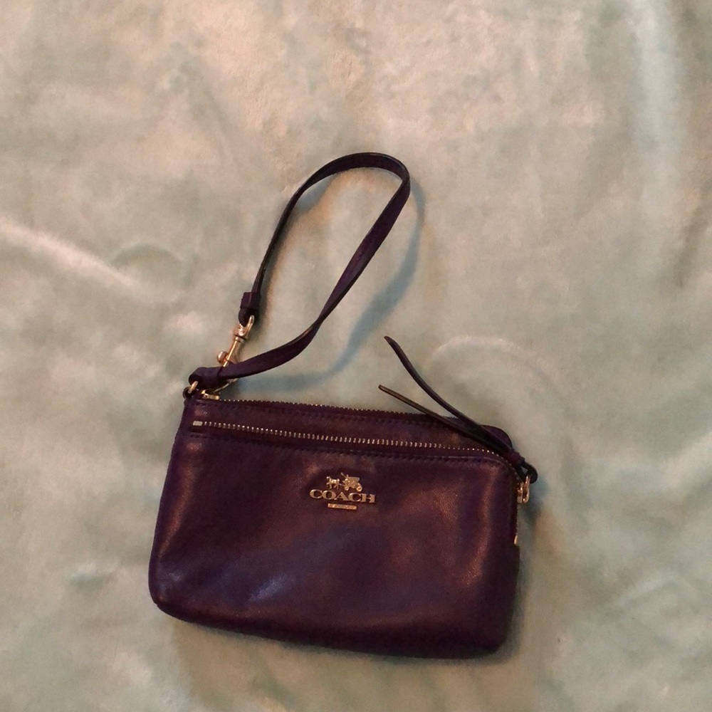 coach wristlet !!